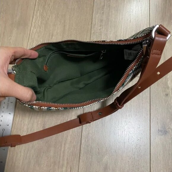 Parfois Printed Crescent Shoulder Bag - Picture 5 of 5